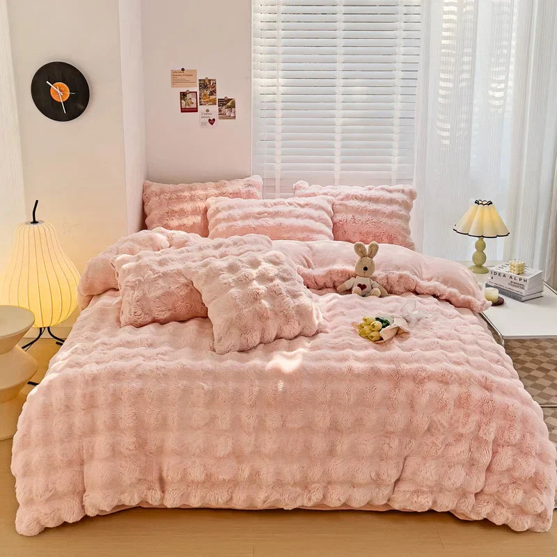 Luxury Faux Fur Bedding Set by Decobites: Super Soft Bubble Fleece Duvet Cover, Quilt, and Sheet Set.