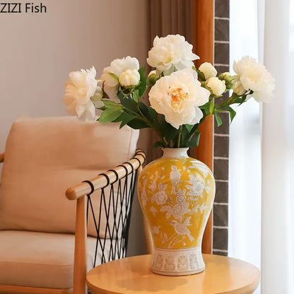 مزهرية خزفية زرقاء وبيضاء من DecorBites™ لتنسيق الزهور الكلاسيكي وإضفاء لمسة جمالية على الغرفة