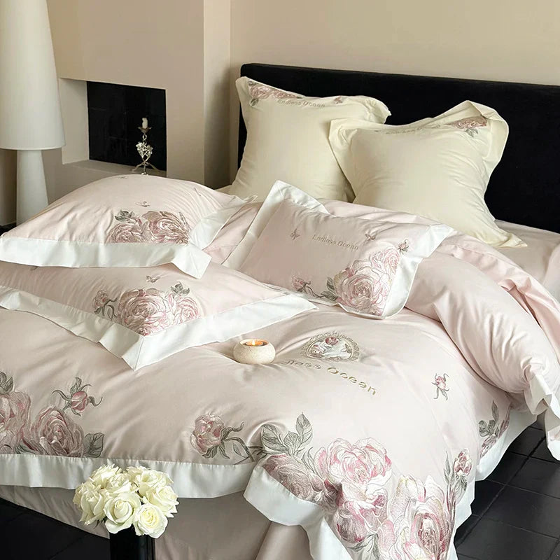 طقم أغطية سرير DecorBites™ مطرز بزهور وردية أرجوانية من 4 قطع من القطن المصري 1000 خيط