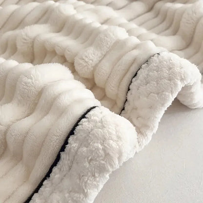 Manta de felpa suave de terciopelo color leche DecorBites™ con diseño de conejo sintético para otoño/invierno