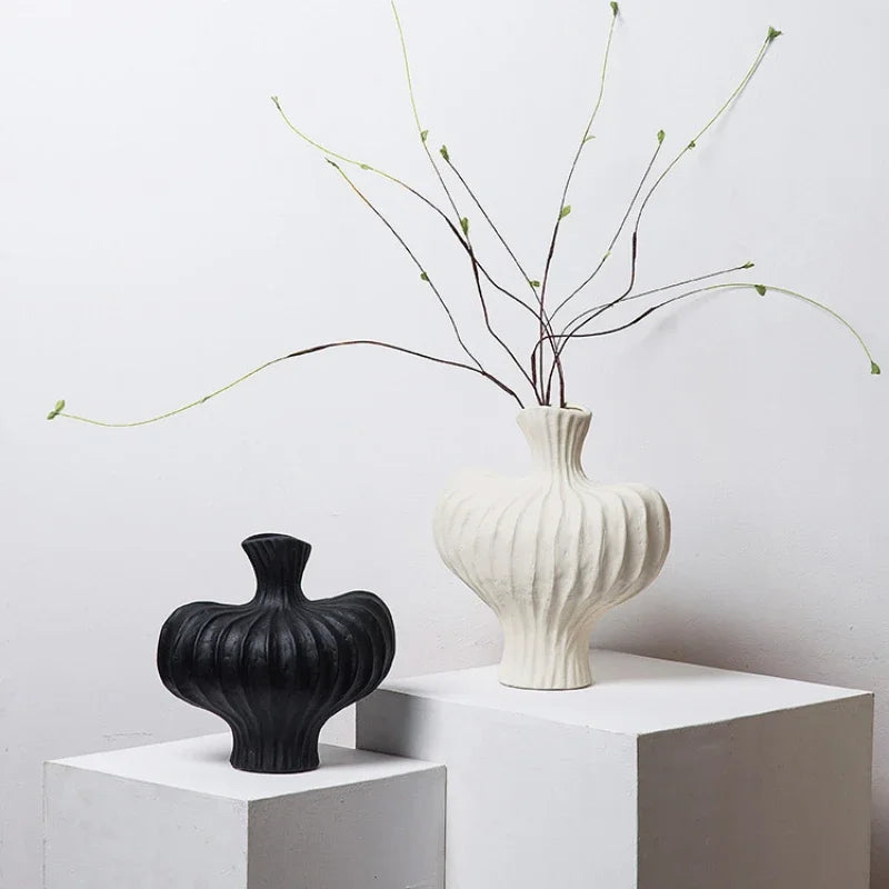 Jarrón Heteróforo con Flecos DecorBites™ - Adorno floral de porcelana hecho a mano