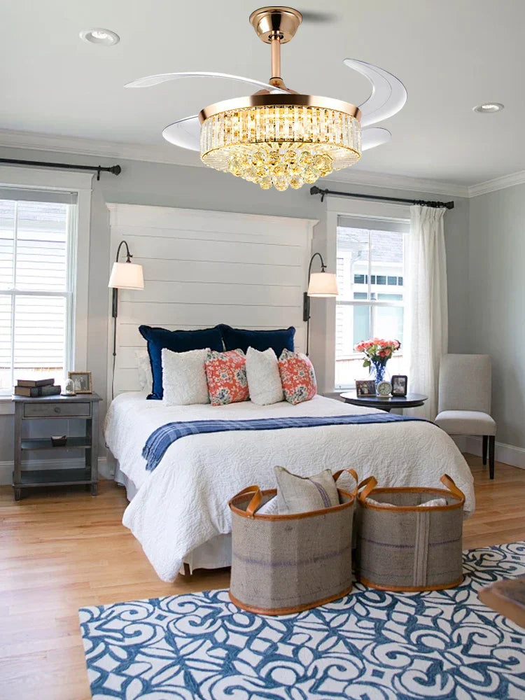 Ventilador de techo con lámpara de araña de cristal DecorBites™ con iluminación LED regulable y control remoto