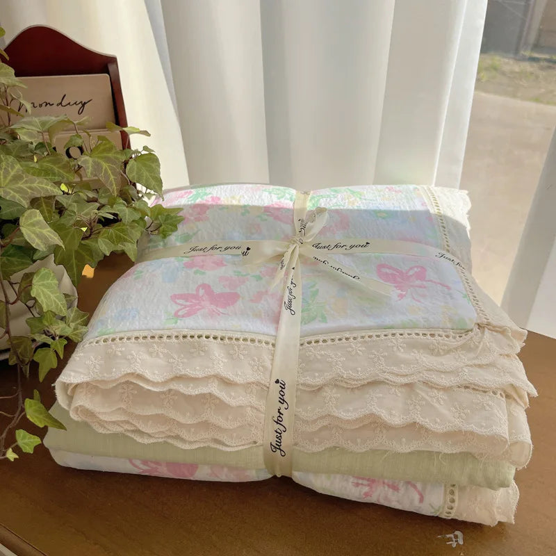 Lace Romantic Comforter Set