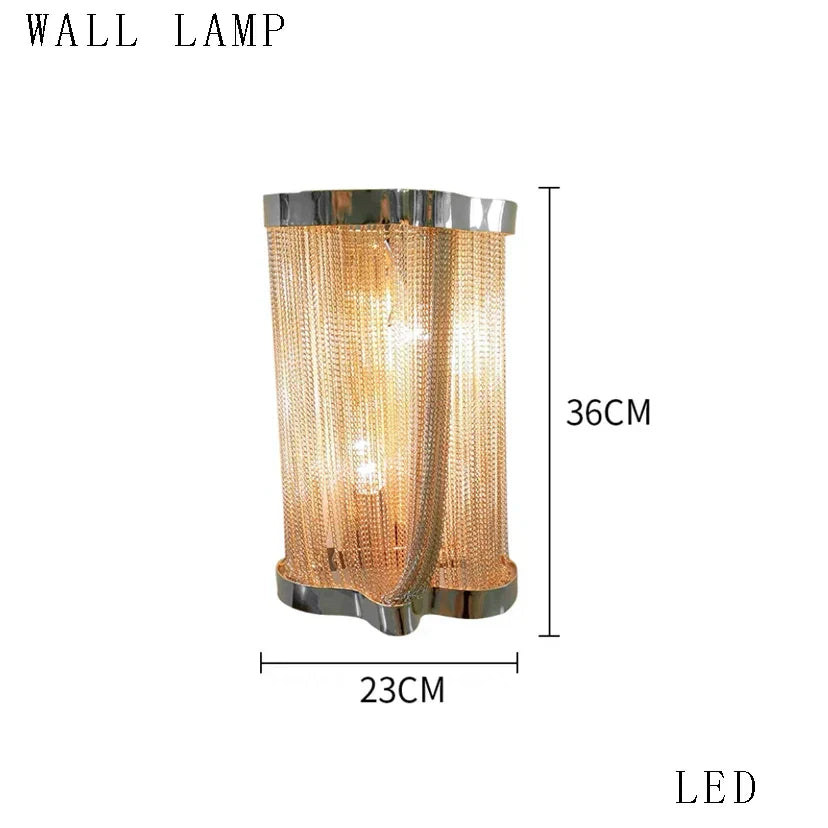 Lámpara de araña LED DecorBites™ con borla dorada para techos altos: iluminación elegante para la decoración del hogar.