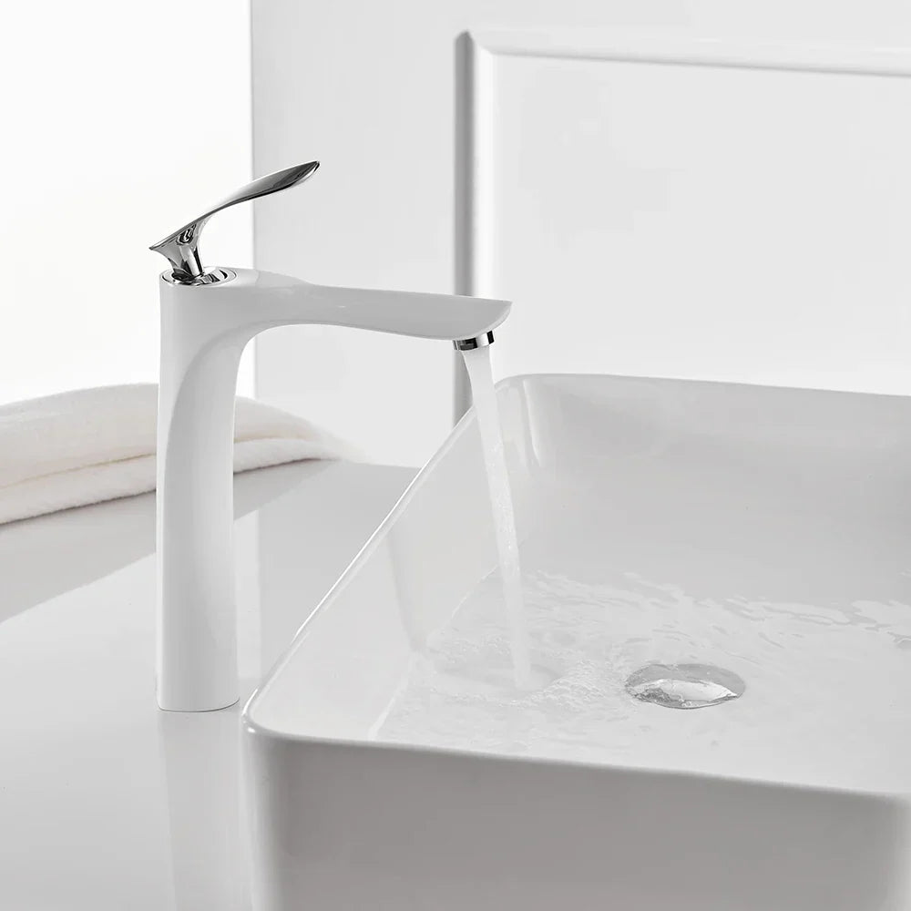 Grifo de lavabo de latón con acabado en cromo dorado Decorbites™ Mezclador de agua caliente y fría