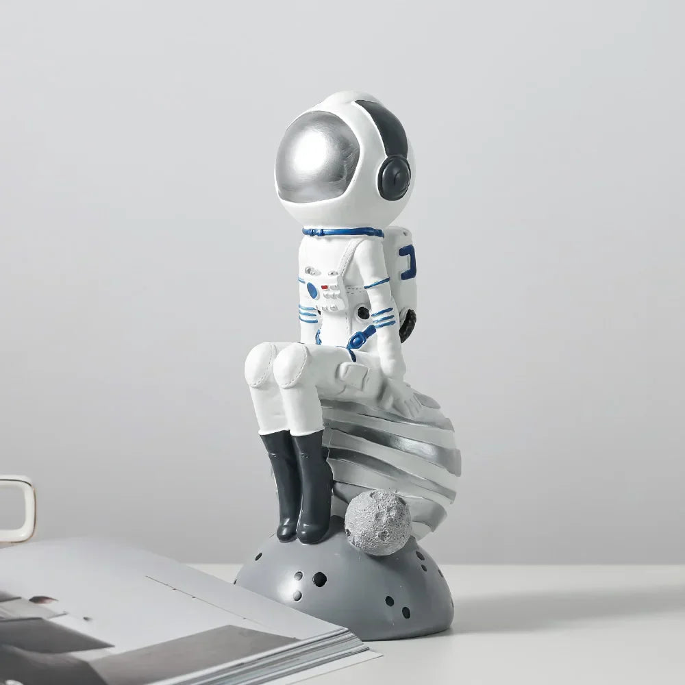 تماثيل رواد الفضاء المصنوعة من الراتنج من DecorBites™: زينة فضائية عصرية لديكور المنزل والهدايا