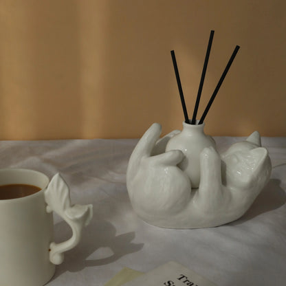 DecorBites™ Cat Cartoon Vase: Cute Cat Sculpture Aromatherapy Base for Home Decor