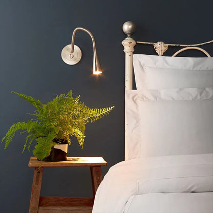 DecorBites™ مصباح حائط LED من الألومنيوم على شكل عنق الإوزة لغرفة النوم، مصباح قراءة كشاف