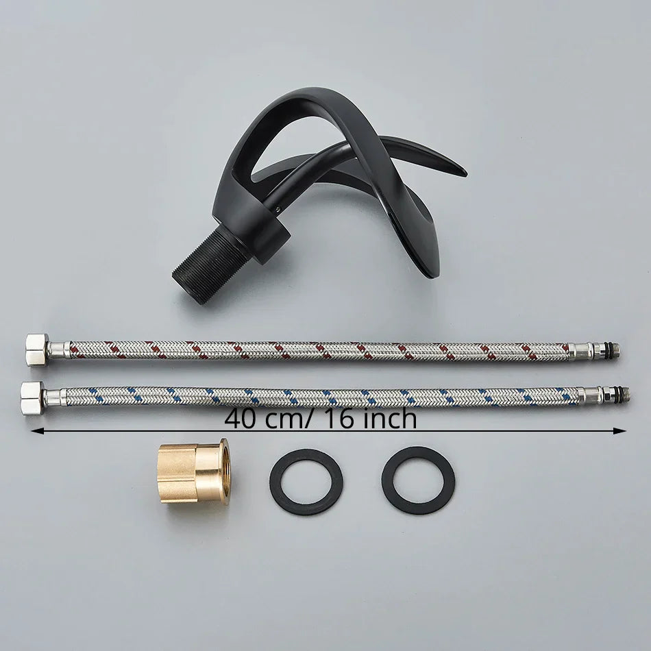 Grifo de lavabo tipo cascada DecorBites™ de latón negro, monomando para montaje en cubierta