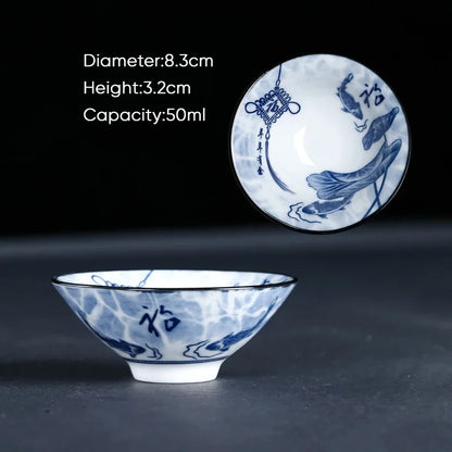 كوب شاي الكونغ فو من سيراميك ديكوربايتس™ باللونين الأزرق والأبيض، وكوب إسبريسو من البورسلين على الطريقة اليابانية