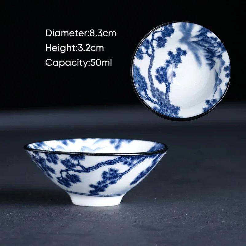 كوب شاي الكونغ فو من سيراميك ديكوربايتس™ باللونين الأزرق والأبيض، وكوب إسبريسو من البورسلين على الطريقة اليابانية