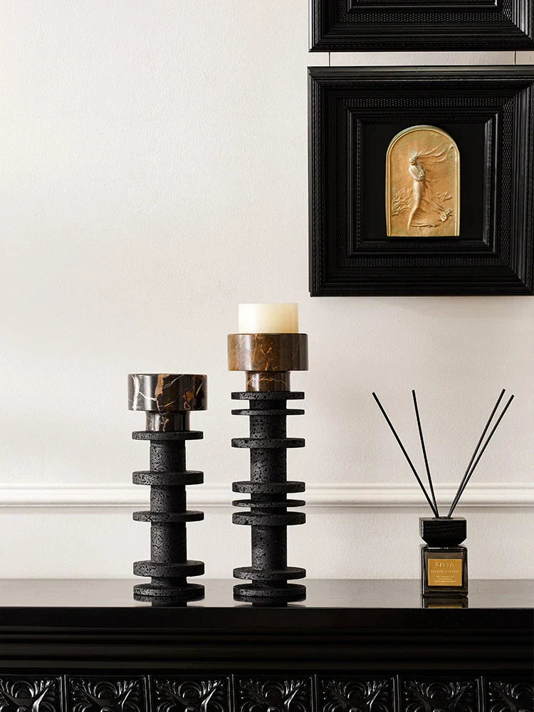 شمعدان عمودي من الرخام الأسود من DecorBites™ لقطع مركزية أنيقة للطاولة