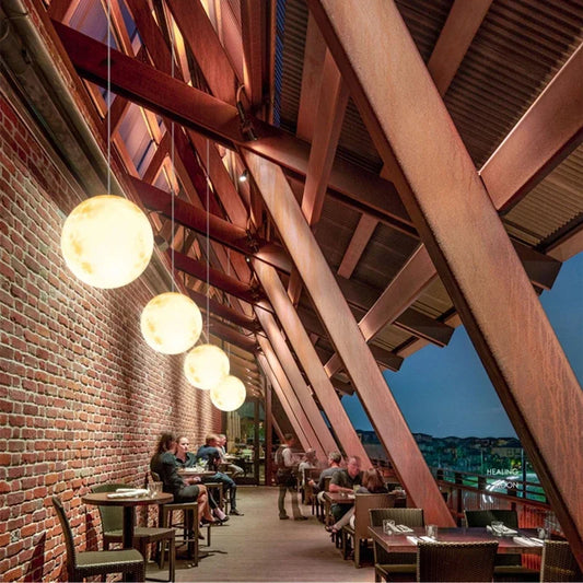 ثريا DecorBites™ Full Moon: مصباح LED معلق على شكل كرة بتصميم ريترو نورديك لتزيين المنزل بشكل إبداعي