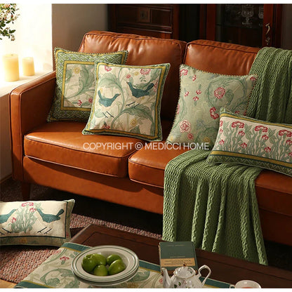 Funda de cojín lumbar DecorBites™ de lino francés con estampado de flores y pájaros, verde hada