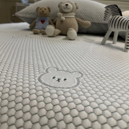 مجموعة ملاءات DecorBites™ Cooling Ice Bean: بساط وأغطية وسائد من الرايون قابلة للتهوية لسرير الصيف