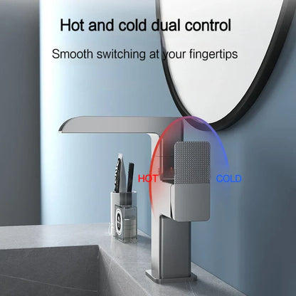 Grifo de lavabo DecorBites™ con cascada LED y pantalla de temperatura - Rotación de 360°