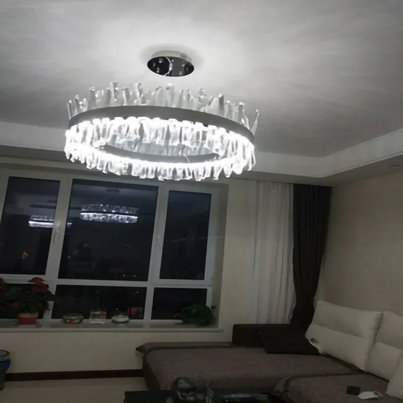 Lámpara de araña DecorBites™ con anillo LED de cristal para decoración e iluminación de lujo