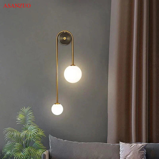 Lámpara de pared LED DecorBites™ con bola de cristal dorada para decoración e iluminación del hogar moderno