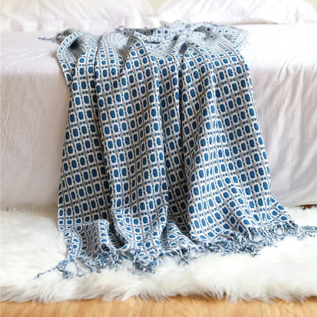 DecorBites™ Houndstooth Throw Blanket