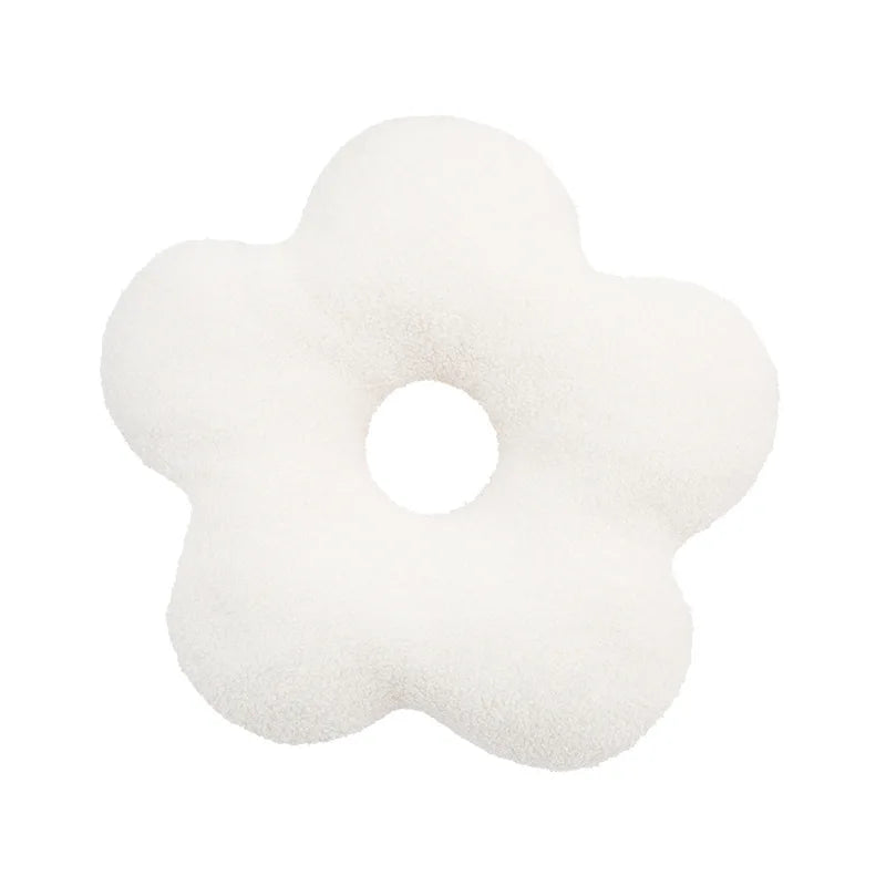 وسائد ديكورية ثلاثية الأبعاد على شكل زهور من DecorBites™ بتصميم نورديك لتزيين المنزل الريفي