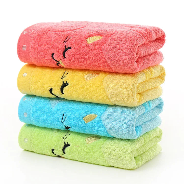 DecorBites™ Kids Cute Kittens Bamboo Fiber Towel - Soft, Strong, High Quality