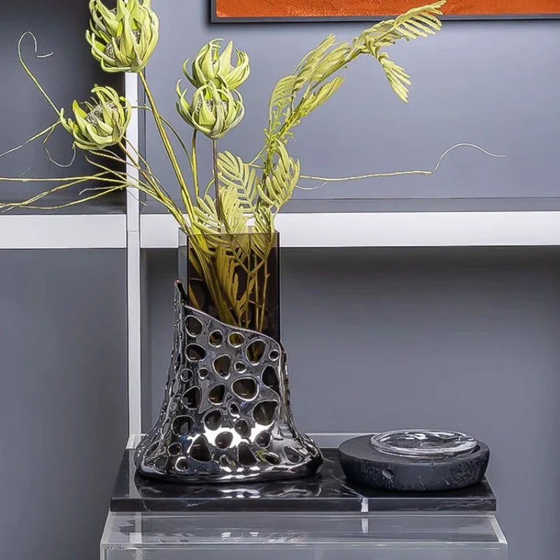 مزهرية زجاجية أكريليك هندسية من DecorBites™ مع تنسيق زهور على شكل قطرات، وعاء تررم