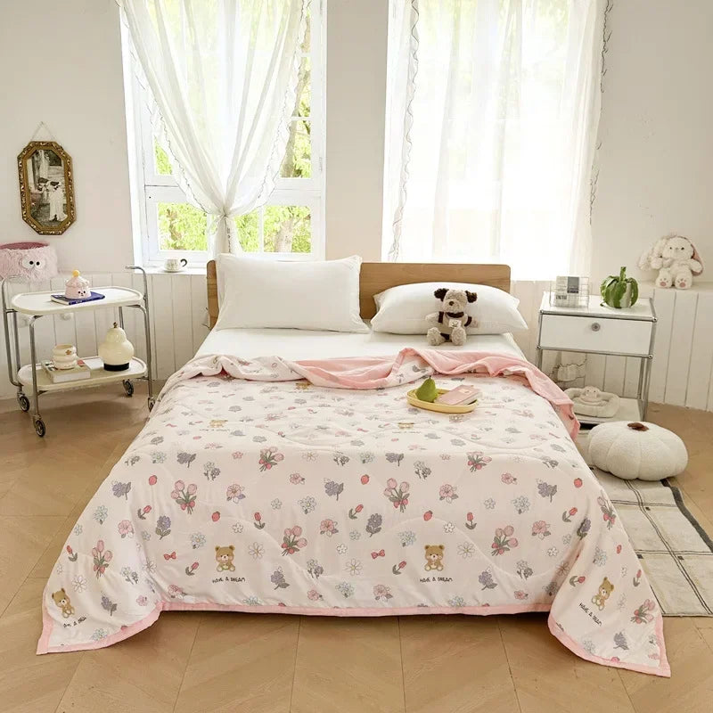 DecorBites™ Cartoon Bear Printed Summer Quilt Lightweight Soft Cooling Blanket