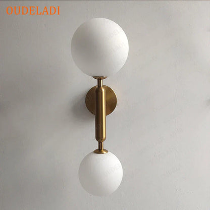 Aplique de pared LED dorado DecorBites™ con bola de cristal lechoso, 2 bombillas G4