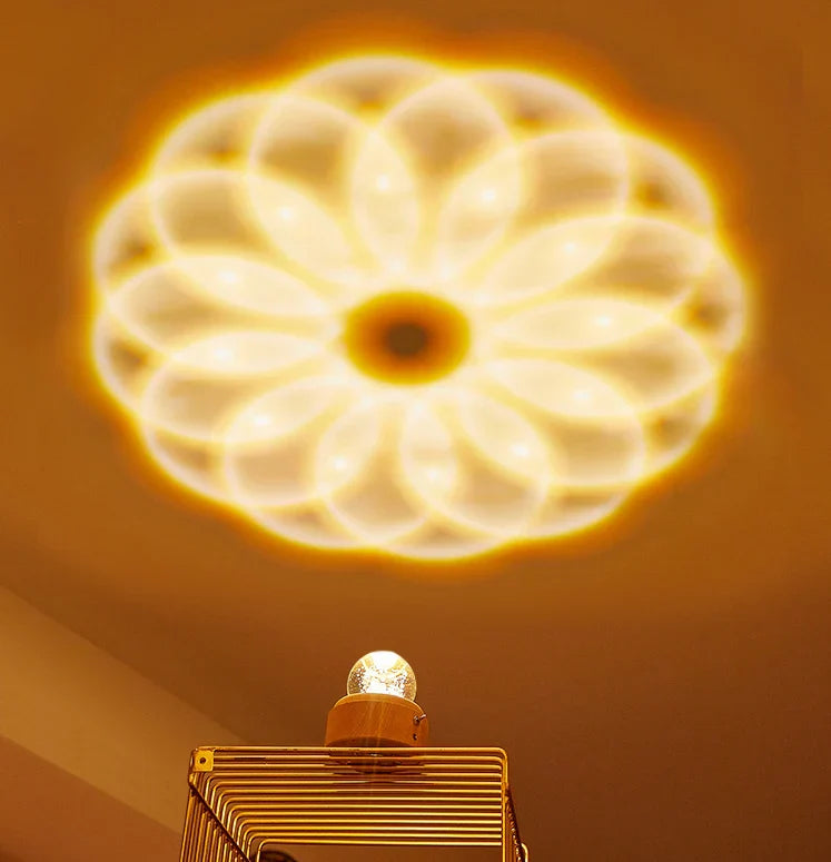 Caja de música con bola de cristal DecorBites™: Proyección de luz giratoria, regalo ideal para cumpleaños y San Valentín