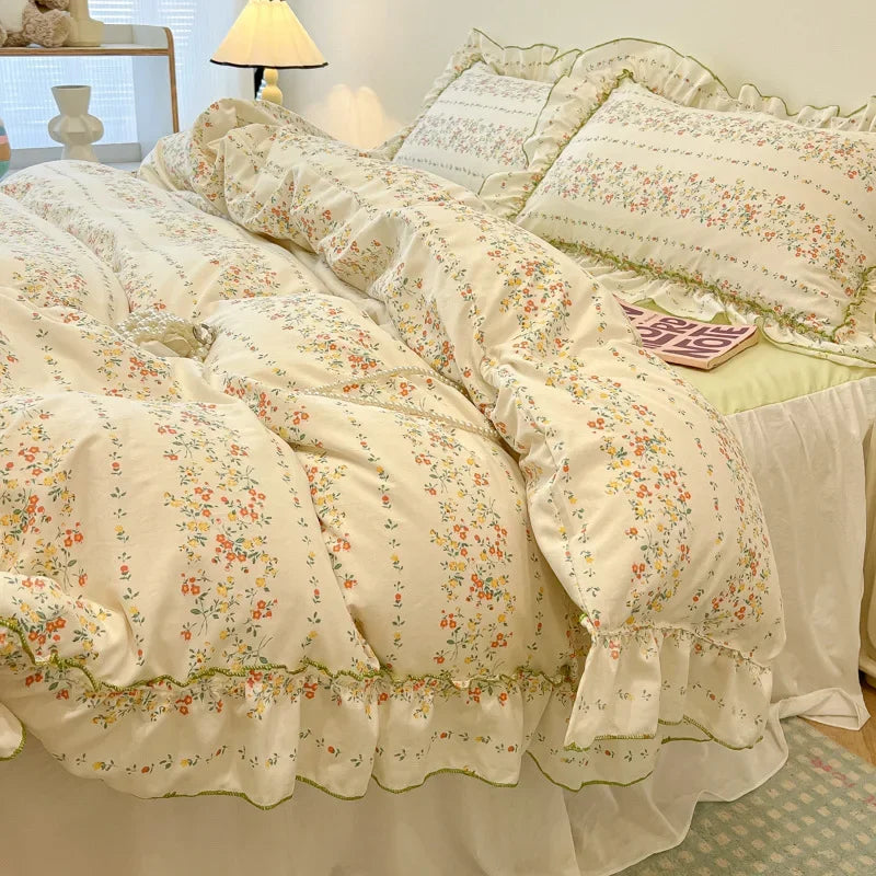 DecorBites™ Lace Bedding Set: Printed Design, Single Queen Size, Cozy Quilt Cover, Fitted Sheet, 2 Pillowcases