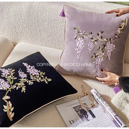 Funda de cojín bordada con borla DecorBites™ con diseño botánico de glicinas