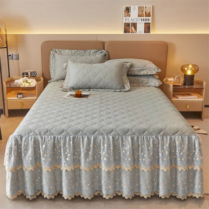 Decobites Cotton Lace Ruffles Quilted Bed Skirt Set with Pillowcases