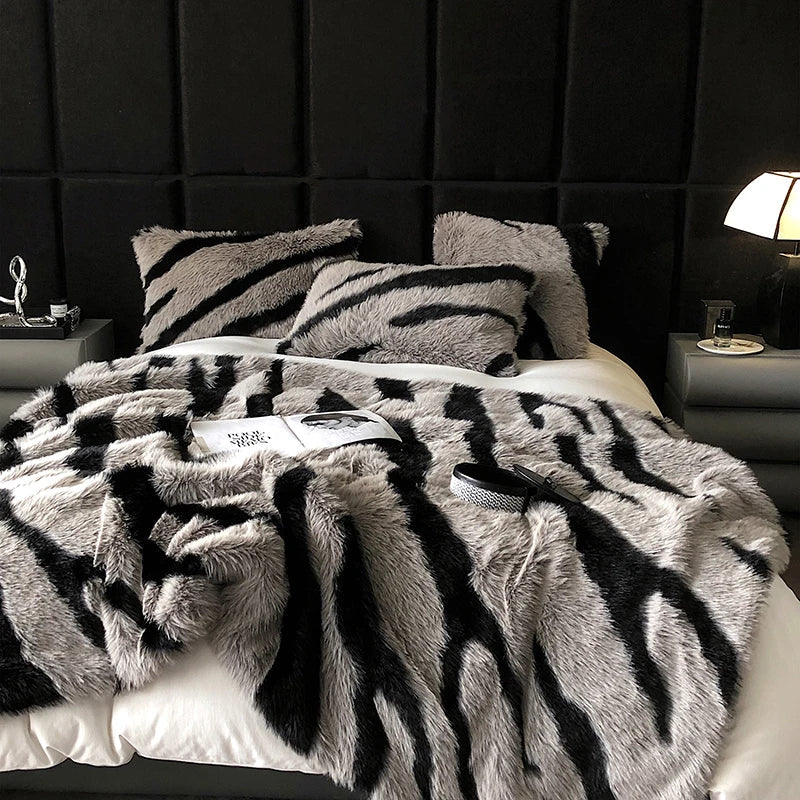 Decobites Zebra Print Faux Fur Blanket - Luxurious Bed Linen, Fox Fur Throw, Sofa Plaid