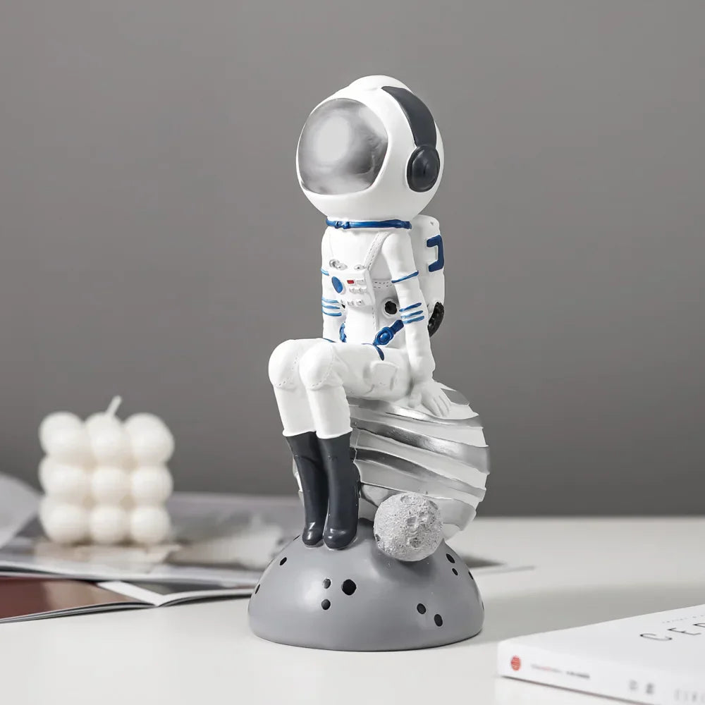 تماثيل رواد الفضاء المصنوعة من الراتنج من DecorBites™: زينة فضائية عصرية لديكور المنزل والهدايا