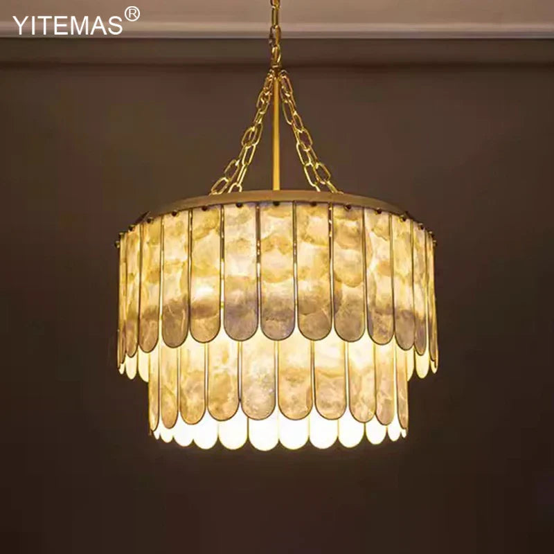 Lámpara de araña DecorBites™ Gold Shell: Iluminación colgante elegante para sala de estar, dormitorio y cocina.