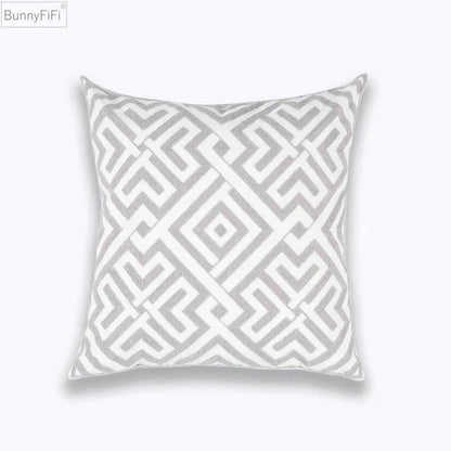 Funda de cojín DecorBites™ con bordado geométrico, color gris claro, algodón, 45 x 45 cm