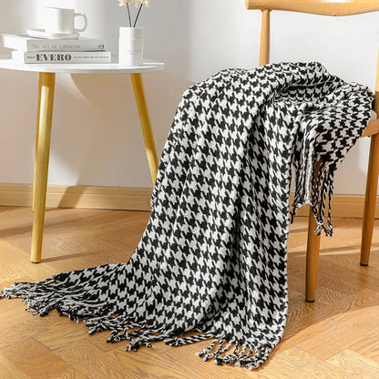DecorBites™ Houndstooth Throw Blanket