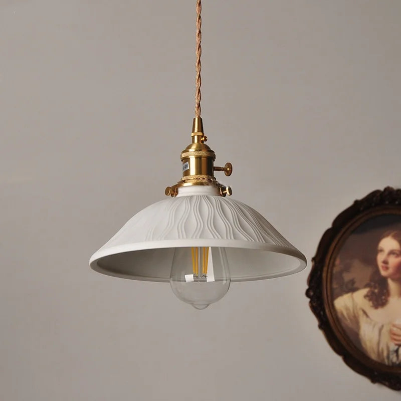 DecorBites™ مصابيح LED نحاسية سيراميكية معلقة من خشب الجوز