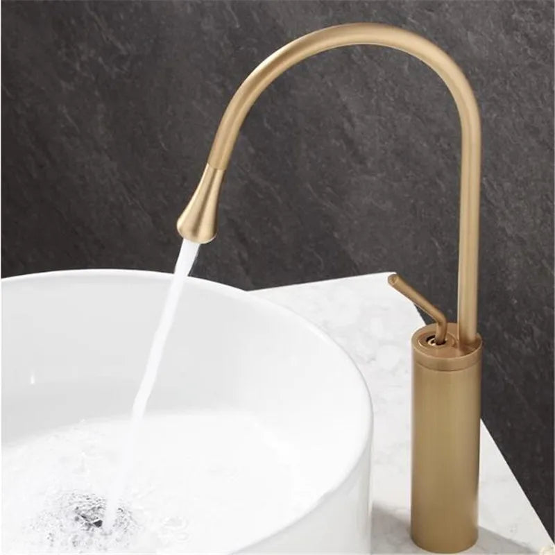 صنبور حوض حمام من نحاس عتيق من DecorBites™، خلاط حوض أسود ساخن وبارد، رافعة مياه للمطبخ