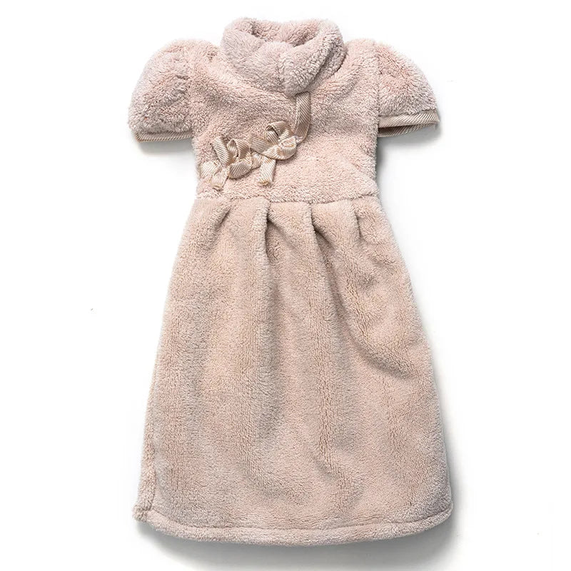 Toalla de mano Cheongsam de forro polar coral DecorBites™: suave, absorbente y de secado rápido. Ideal para el hogar y para colgar en la pared.