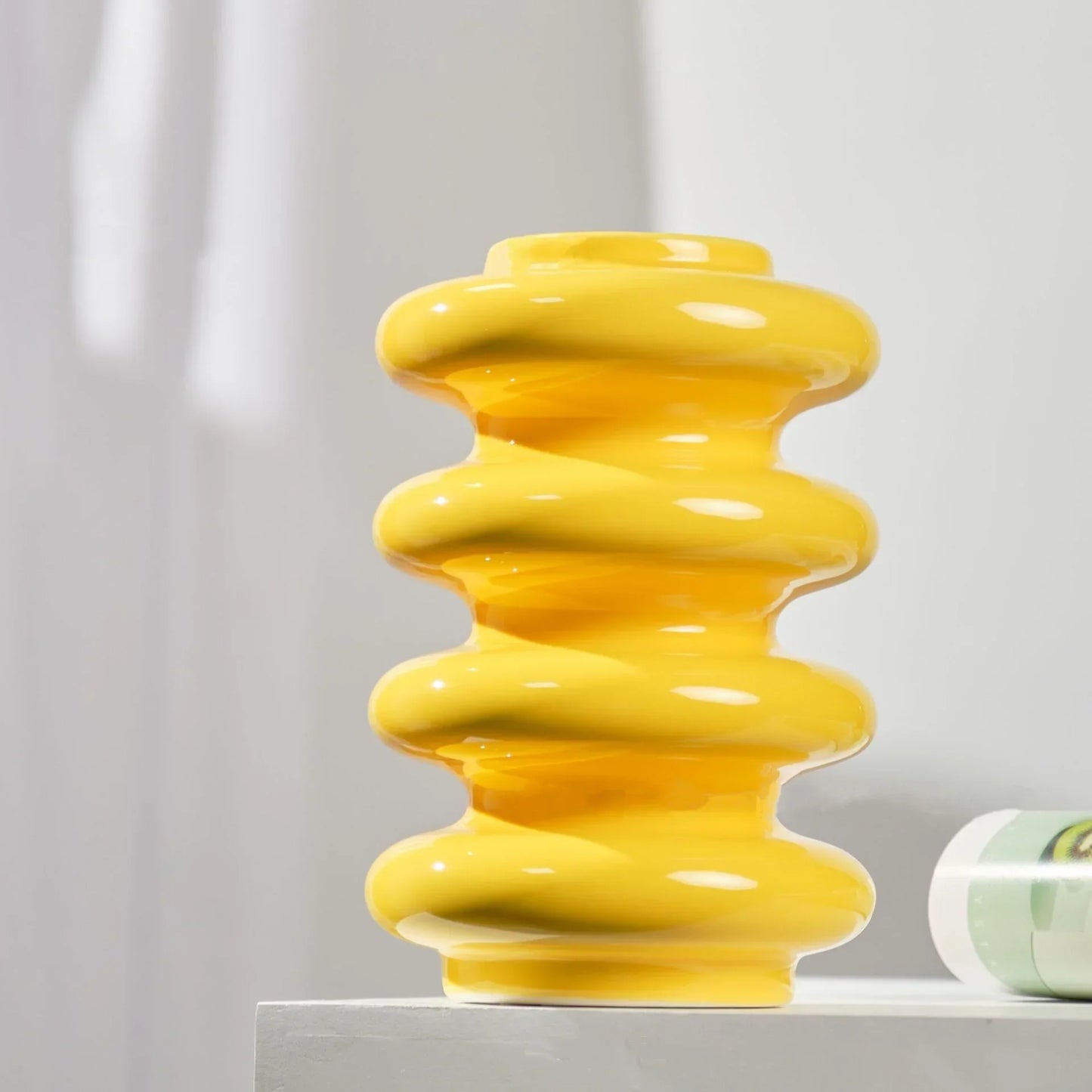 DecorBites™ Jarrón de cerámica abstracto con círculos geométricos en espiral, accesorio decorativo para el hogar