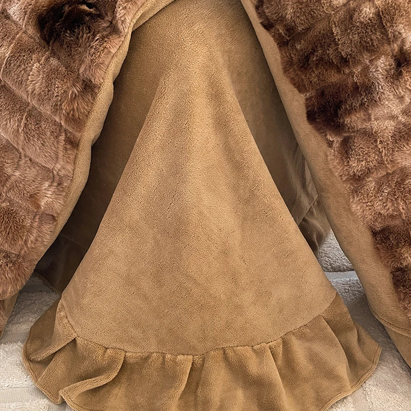 Decobites Velvet Fleece Bedding Set: Duvet Cover, Blanket, Sheet, Pillowcases in Caramel Brown Fur