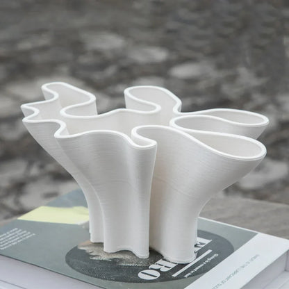 مزهرية خزفية هندسية قابلة للطي من DecorBites™: منحوتة يدوية تجريدية لتزيين المنزل