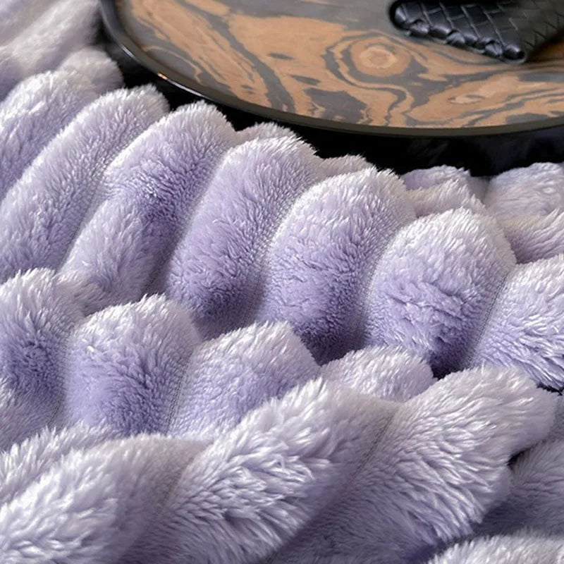 Manta DecorBites™ de forro polar coralino a rayas, color liso, ideal para el invierno. Funda para sofá, tamaños Queen y King.