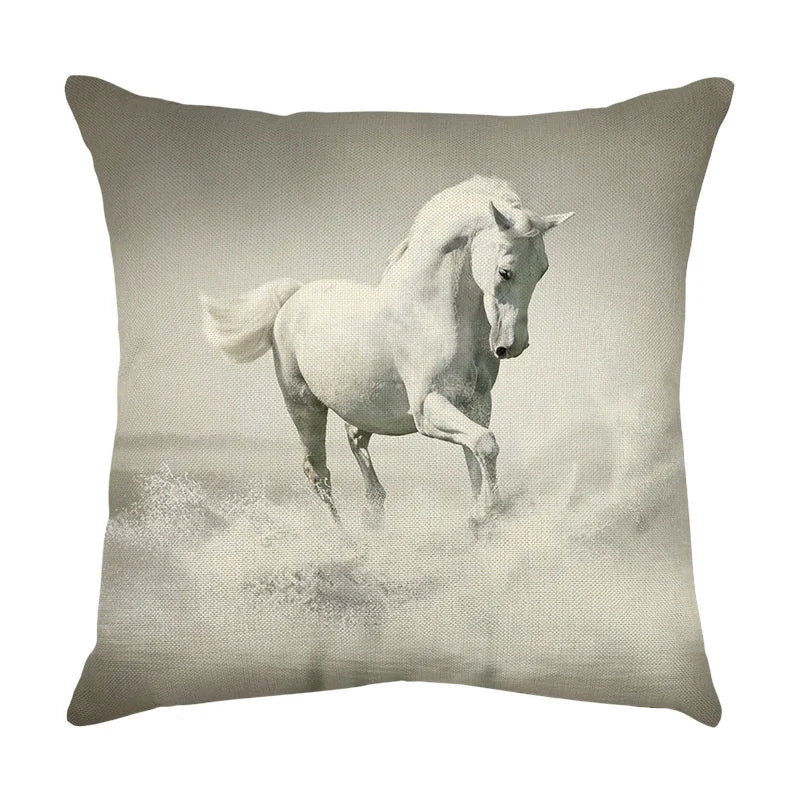 Funda de almohada DecorBites™ con estampado de caballo al galope: Funda de cojín de lino con estampado de caballo salvaje para decoración del hogar.