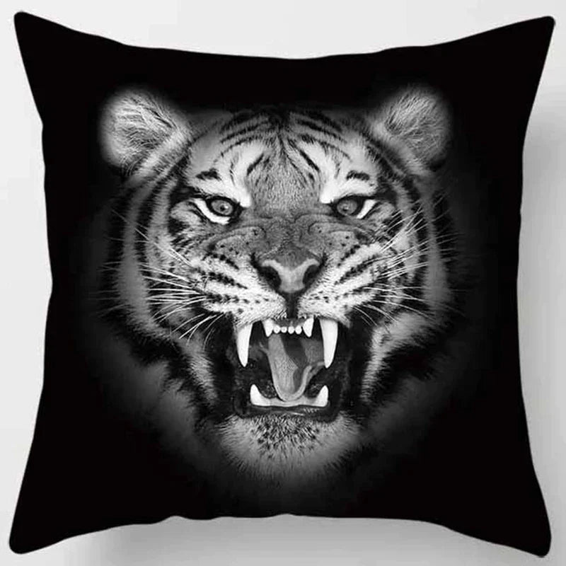 Funda de almohada DecorBites™ con diseño de tigre y león del mundo animal para una decoración adorable en el sofá o la sala de estar.