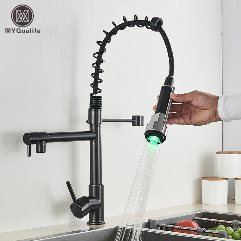 Grifo de cocina LED cepillado Decorbites™ con resorte de extracción, pico giratorio de una sola manija