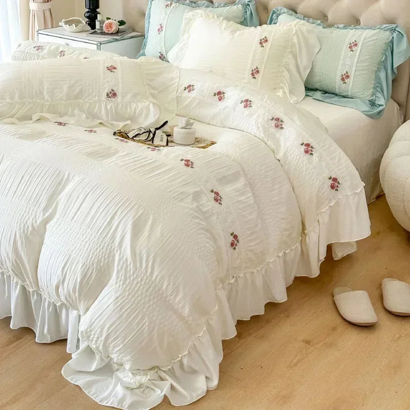 Decobites Romantic Lace Bubble Gauze Queen Bedding Set - Elegant Princess Style emb. Duvet Cover Set