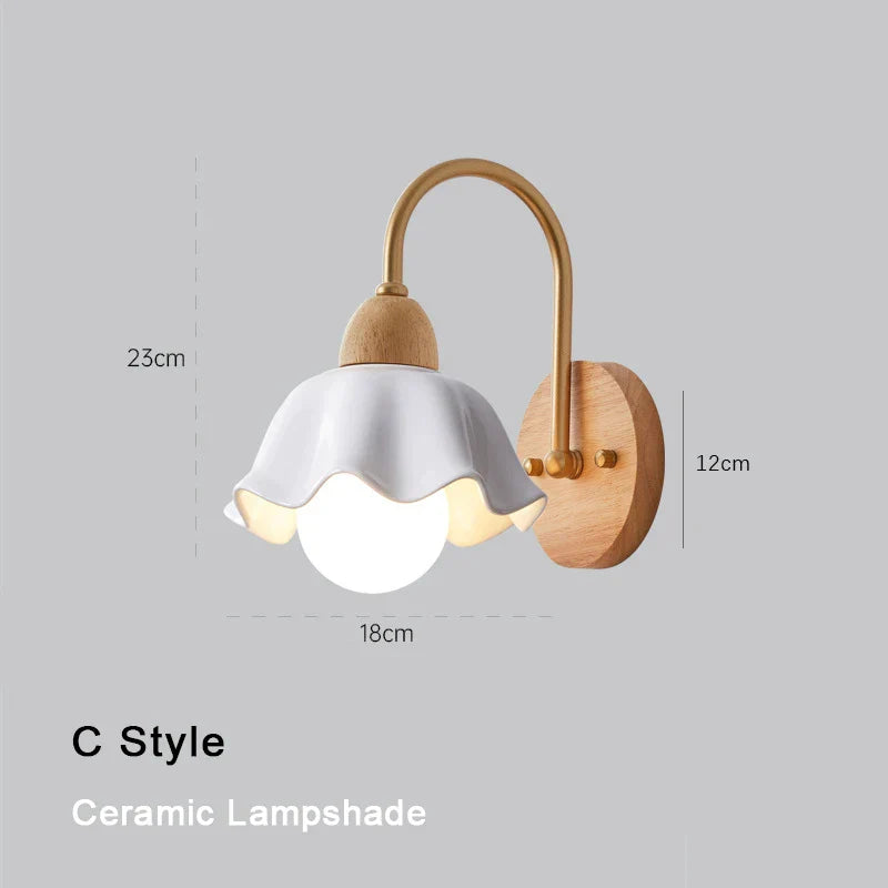 Lámpara de pared DecorBites™ con LED color crema y forma de flor de madera, moderna luz de lectura para mesita de noche.