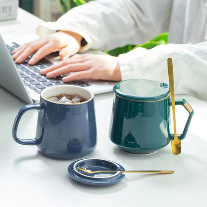 DecorBites™ Gold-painted Ceramic Mug Set with Lid and Spoon for Coffee, Water, Milk – 400ml